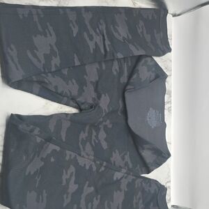 SPANX Women's M Charcoal/Green Camo Leggings